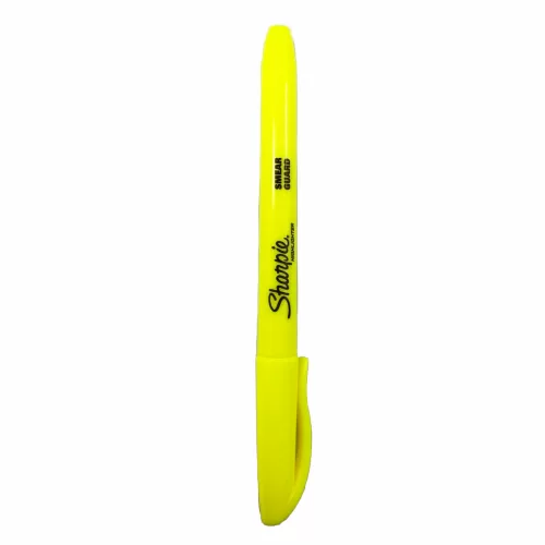 Resaltador de bolsillo SHARPIE amarillo fluorescente.